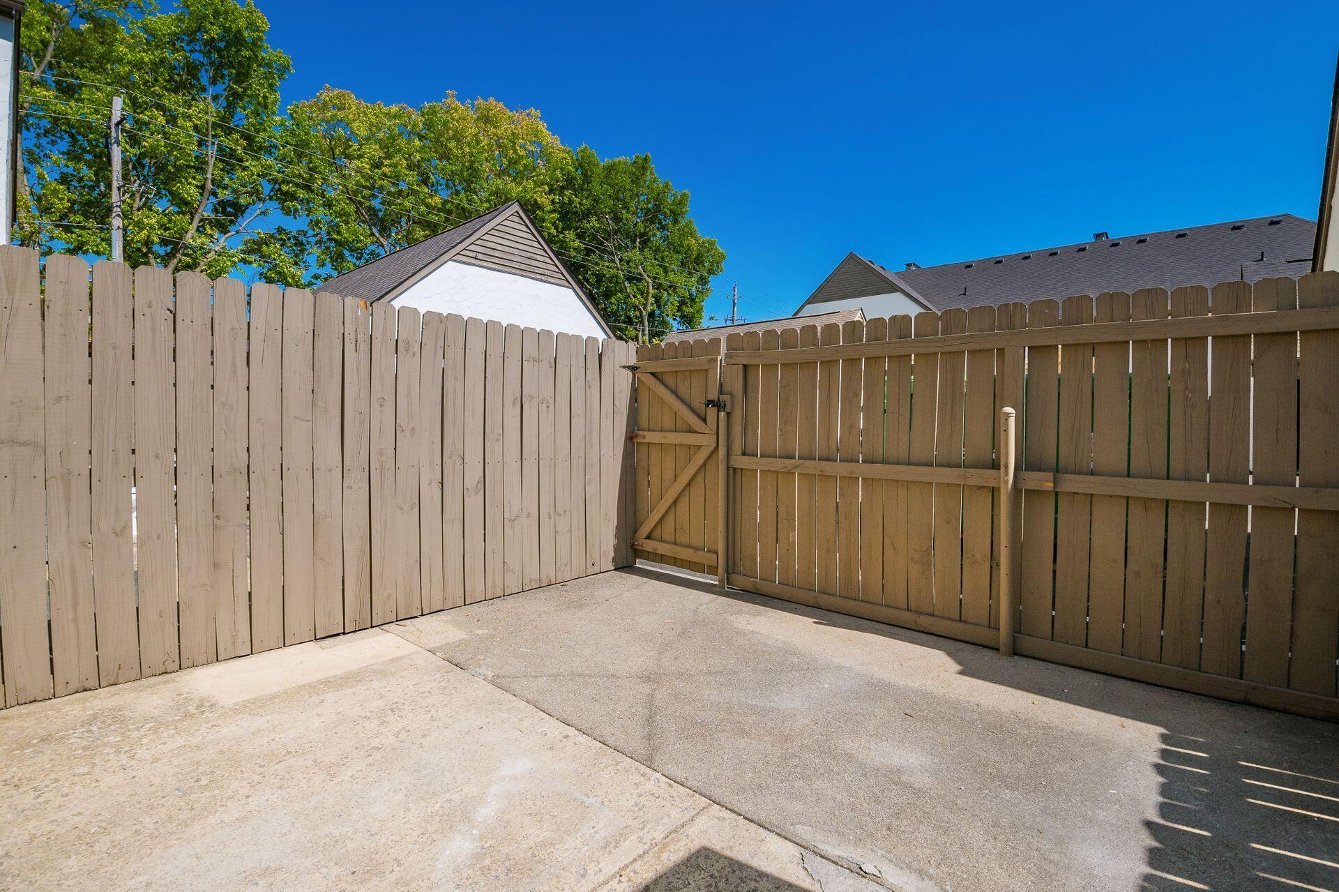 410 Edinburgh Road, Unit 410 Dublin, OH 43017 - Photo 19 of 22 Private Patio