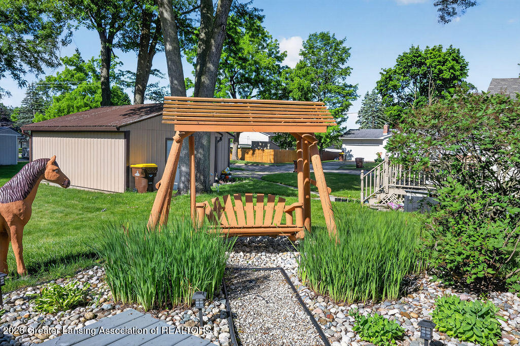 741 Center Street Mason, MI 48854 - Photo 4 of 33 4