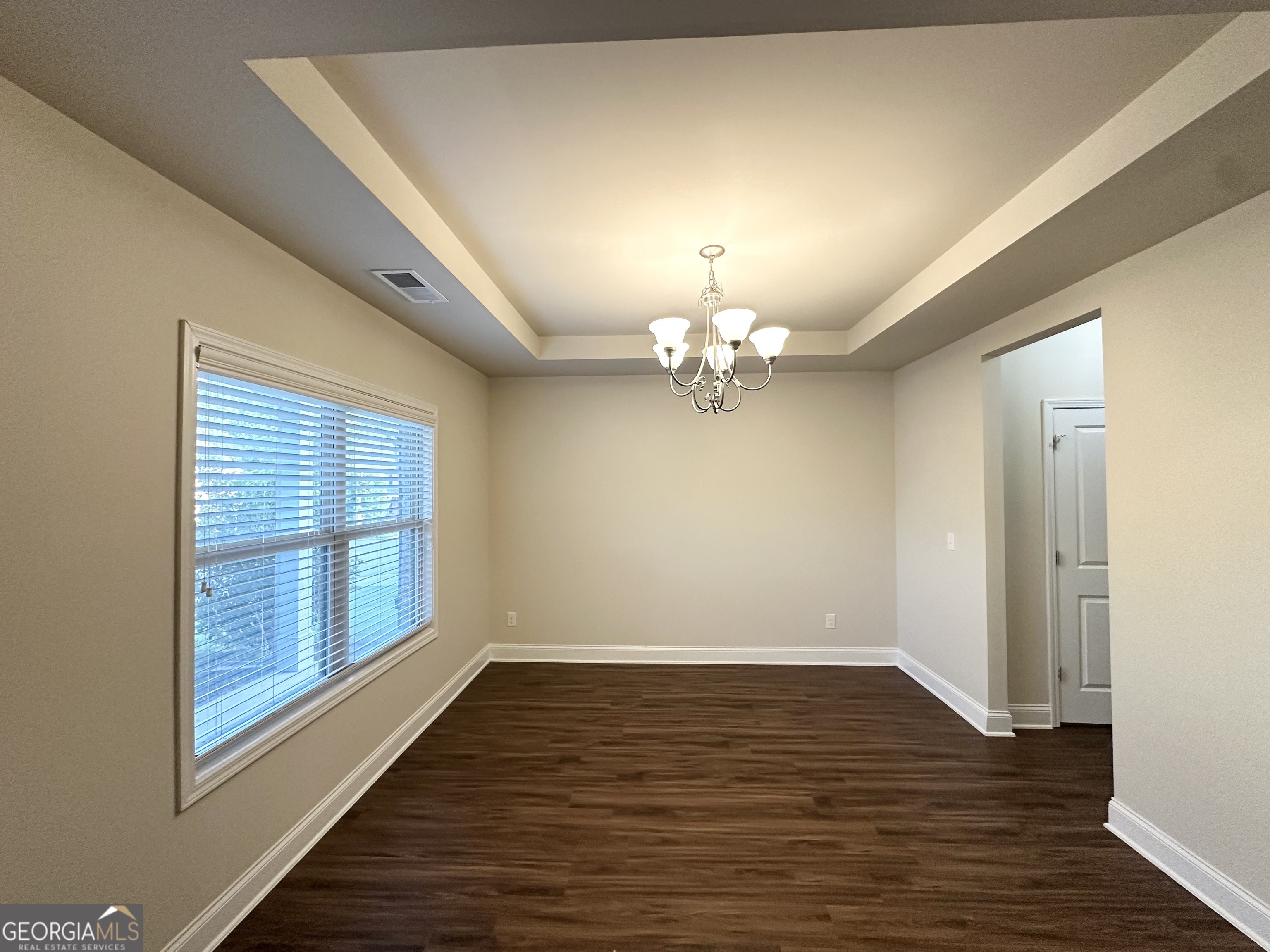 124 Donegal Way Dallas, GA 30132 - Photo 3 of 12