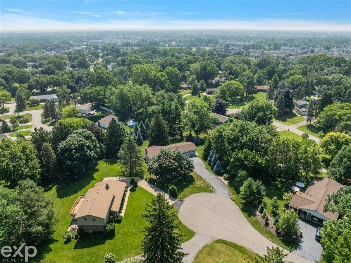 6577 High Rim Court Washington, MI 48094 - Photo 22 of 82 50182994-f887d70d-8930-4f81-b05c-1c1cb625ec2c.JPG