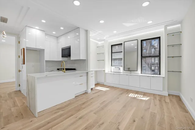 $699,999 | 741 West End Avenue, Unit 4B | Upper West Side