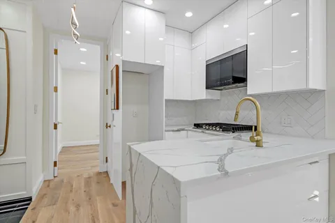 $699,999 | 741 West End Avenue, Unit 4B | Upper West Side