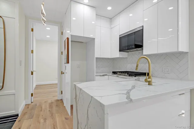 $699,999 | 741 West End Avenue, Unit 4B | Upper West Side
