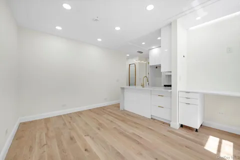 $699,999 | 741 West End Avenue, Unit 4B | Upper West Side