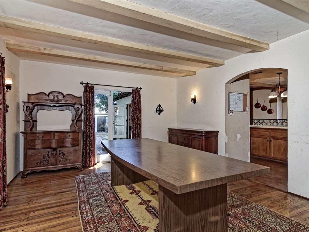 654 J Avenue Coronado, CA 92118 - Photo 2 of 25