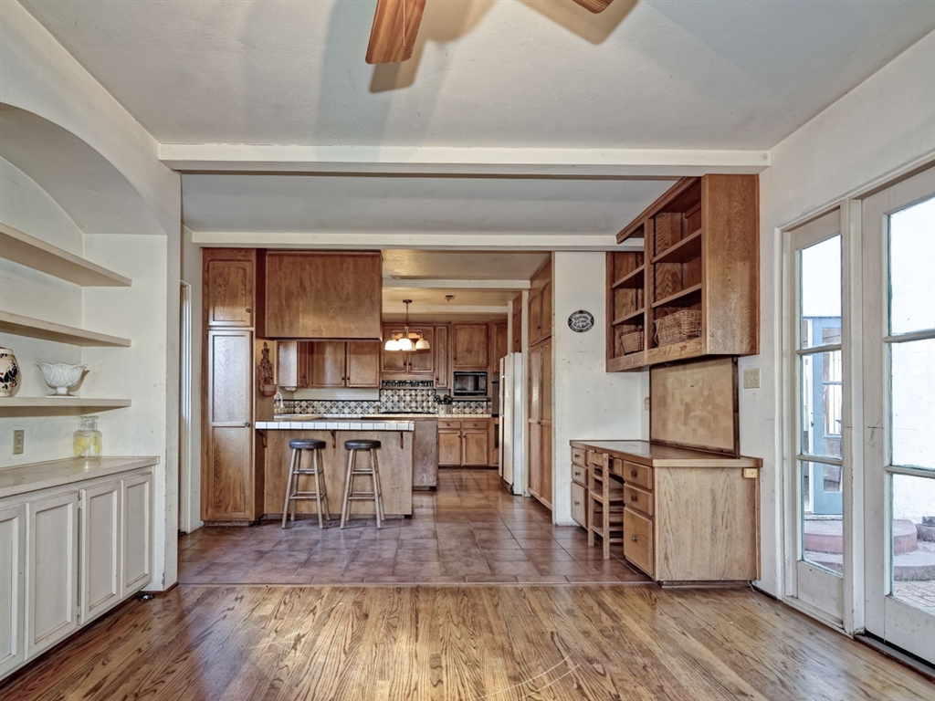 654 J Avenue Coronado, CA 92118 - Photo 6 of 25