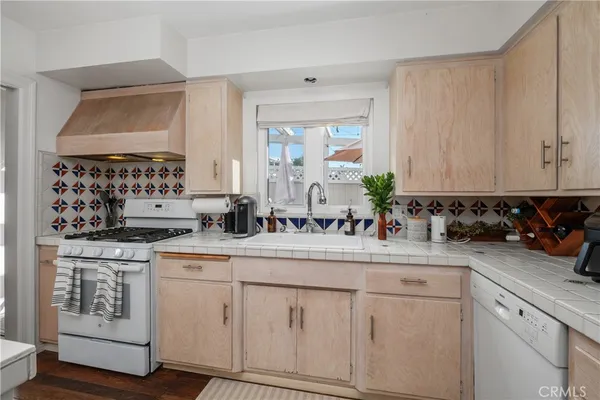 $2,949,000 | 401 Arenoso Lane, San Clemente, CA 92672