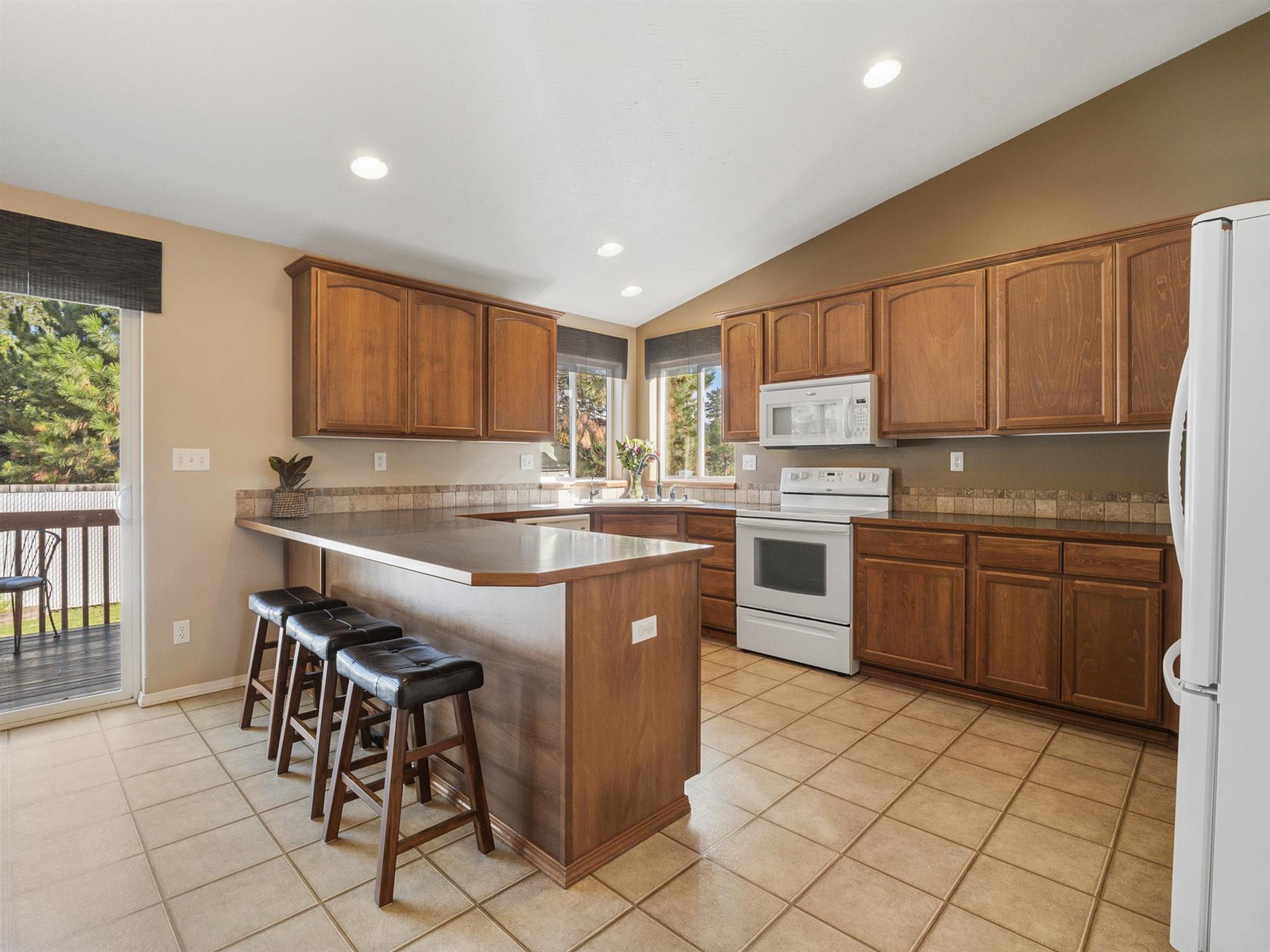 4023 South Bates Road Spokane Valley, WA 99206 - Photo 6 of 40 Gallery Image 6