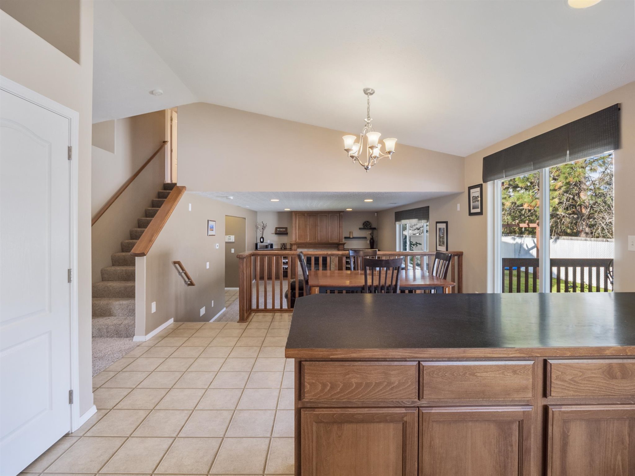 4023 South Bates Road Spokane Valley, WA 99206 - Photo 7 of 40 Gallery Image 7