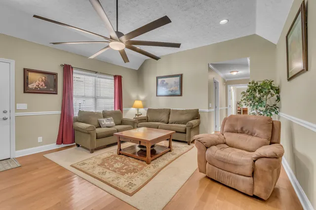 $489,871 | 140 Mount Olivet Road, Wartrace, TN 37183