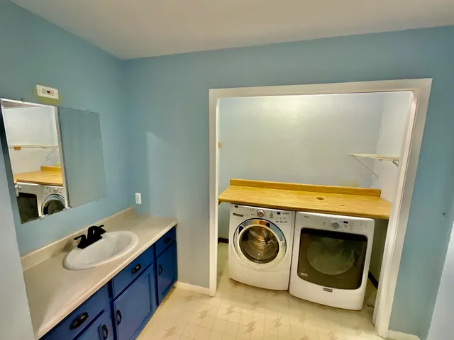 $239,900 | 704 Bayberry Lane, Otsego, MI 49078