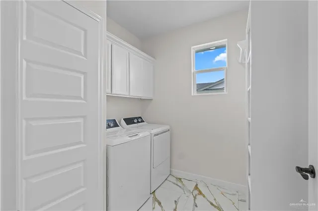a view of an house with backyard porch and garden