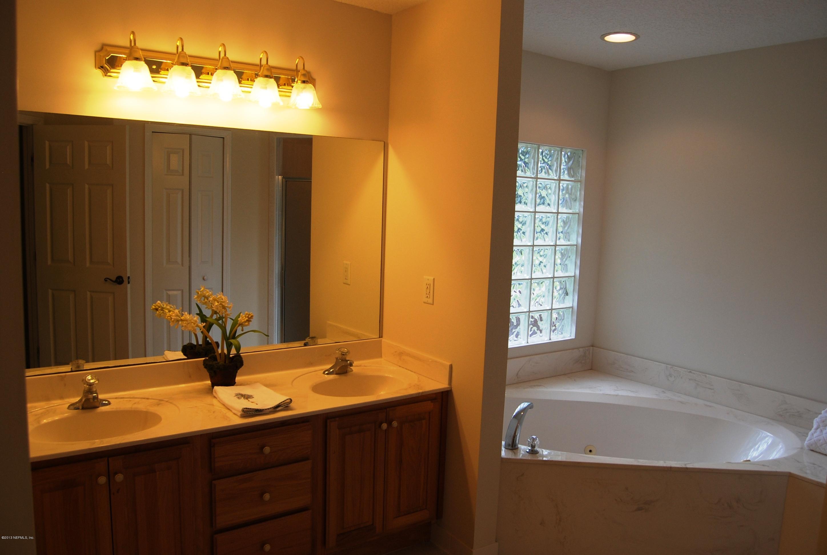 1533 West Crichton Road Jacksonville, FL 32221 - Photo 19 of 32 Lavish Master Bath