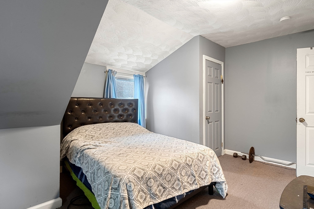 33 Waumbeck Street Boston, MA 02121 - Photo 11 of 34