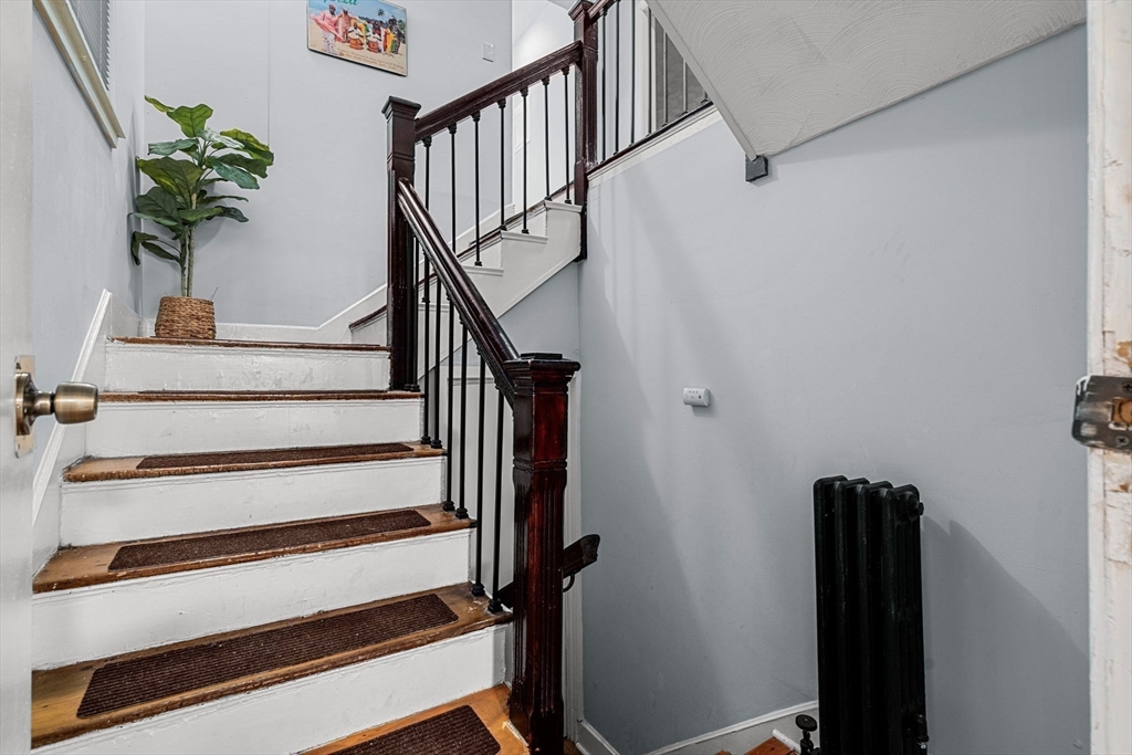 33 Waumbeck Street Boston, MA 02121 - Photo 12 of 34