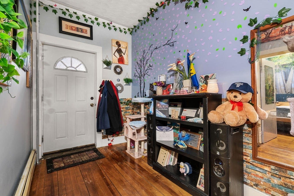 33 Waumbeck Street Boston, MA 02121 - Photo 13 of 34