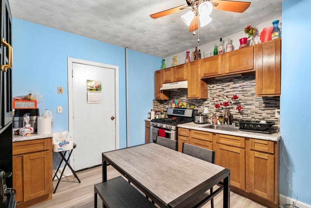 33 Waumbeck Street Boston, MA 02121 - Photo 21 of 34