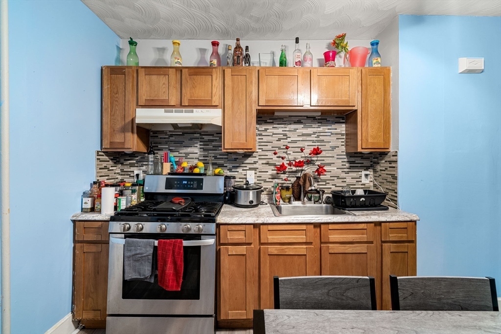 33 Waumbeck Street Boston, MA 02121 - Photo 22 of 34