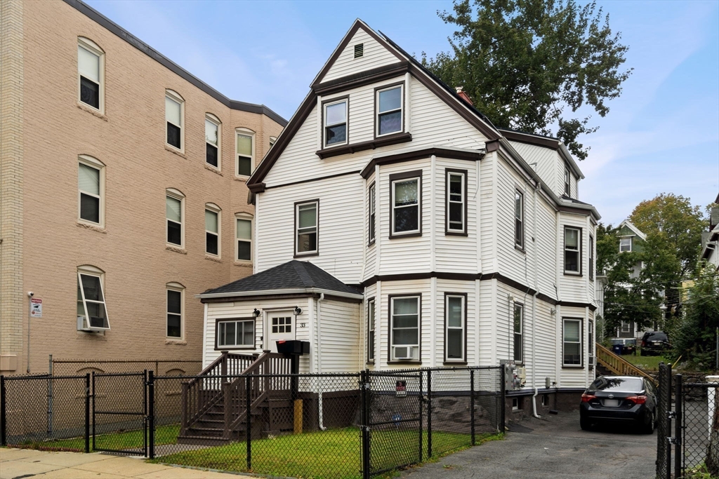 33 Waumbeck Street Boston, MA 02121 - Photo 28 of 34