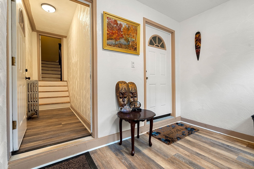 33 Waumbeck Street Boston, MA 02121 - Photo 3 of 34