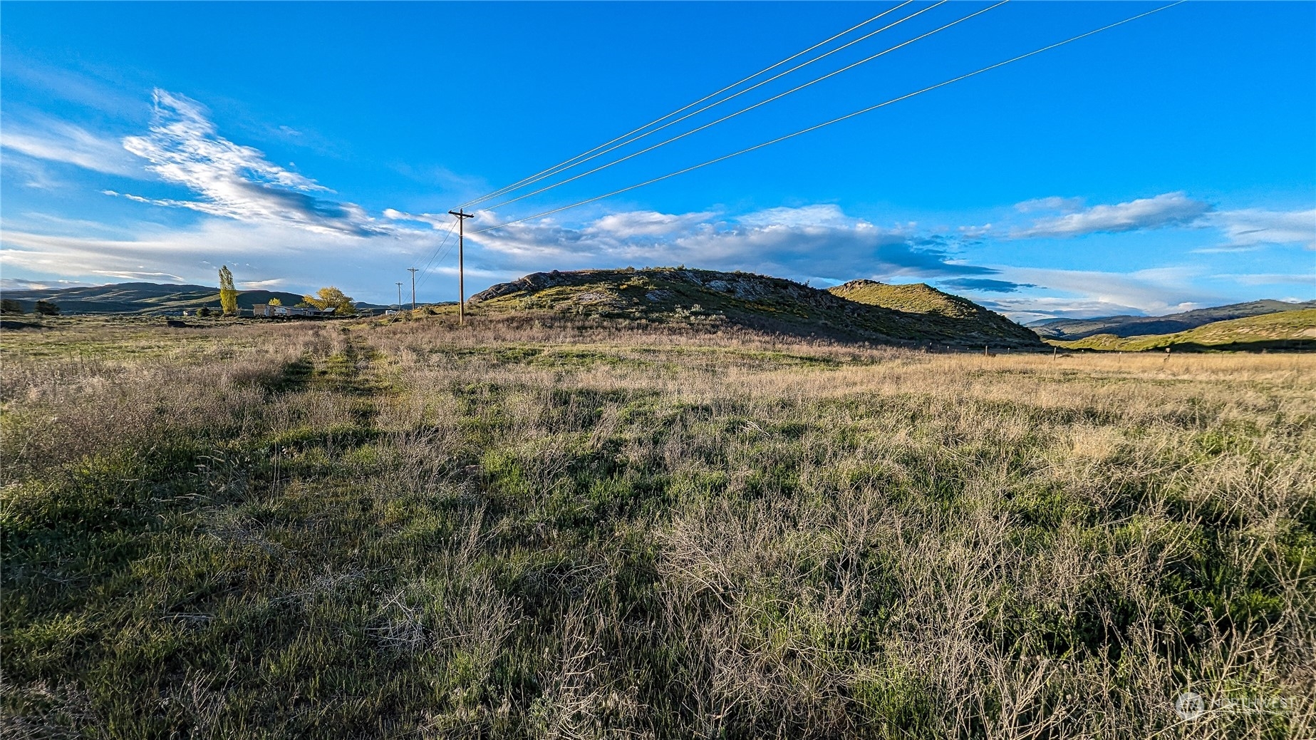 255 Riverside Cutoff Road Riverside, WA 98849 - Photo 27 of 40 a view of a sky from a yard