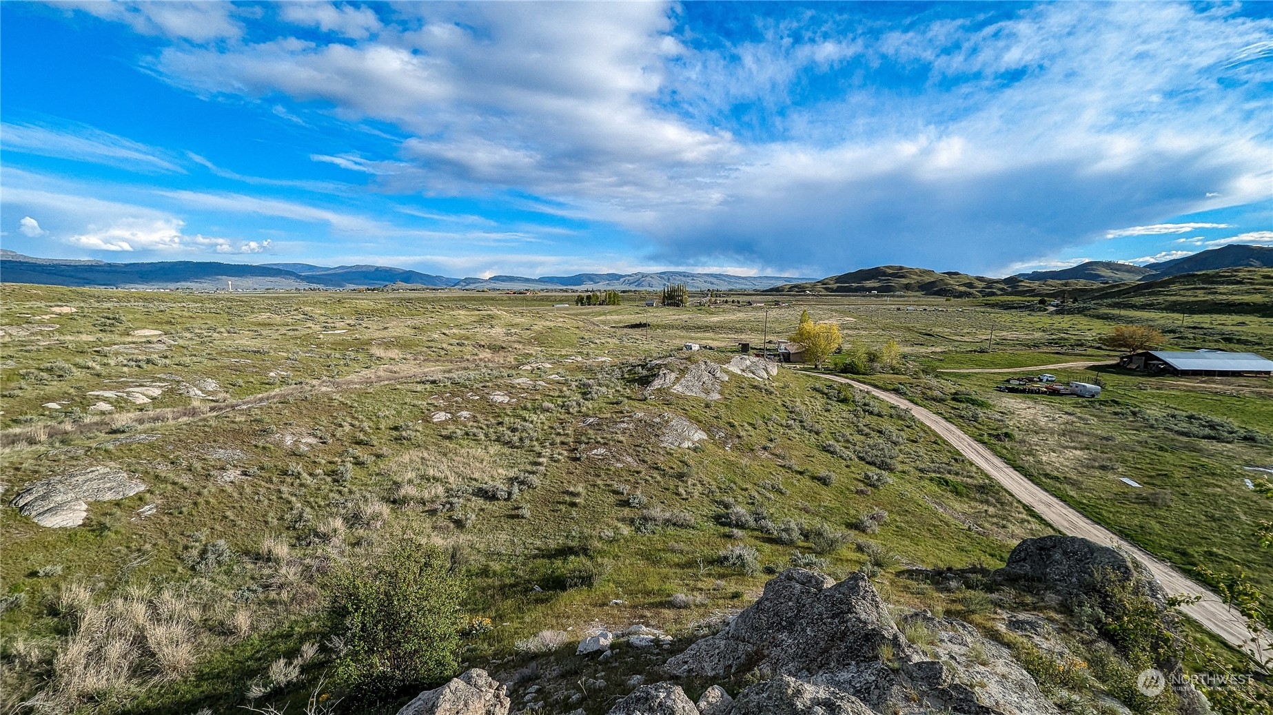 255 Riverside Cutoff Road Riverside, WA 98849 - Photo 3 of 40 a view of an ocean