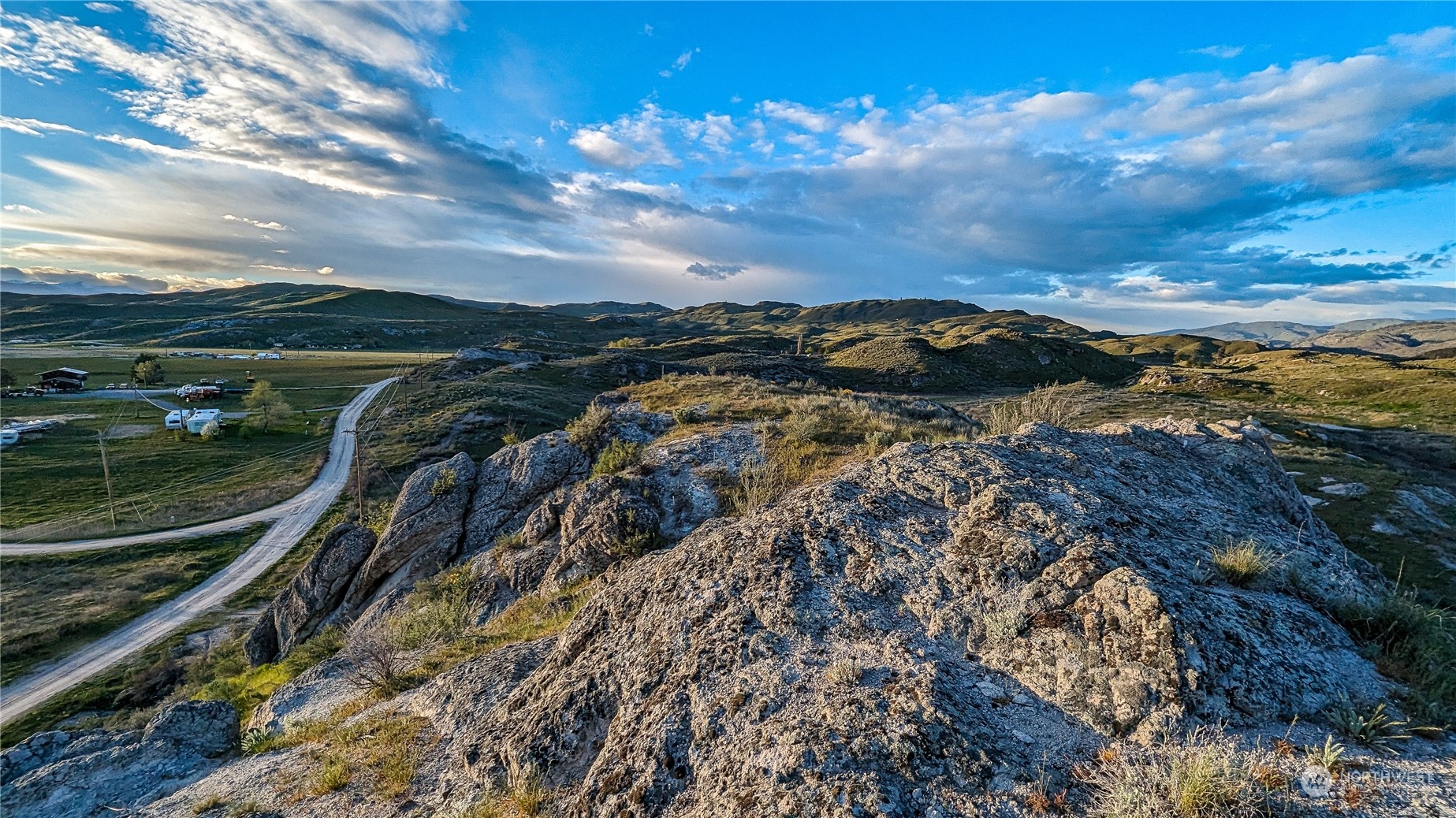 255 Riverside Cutoff Road Riverside, WA 98849 - Photo 33 of 40 a view of a city