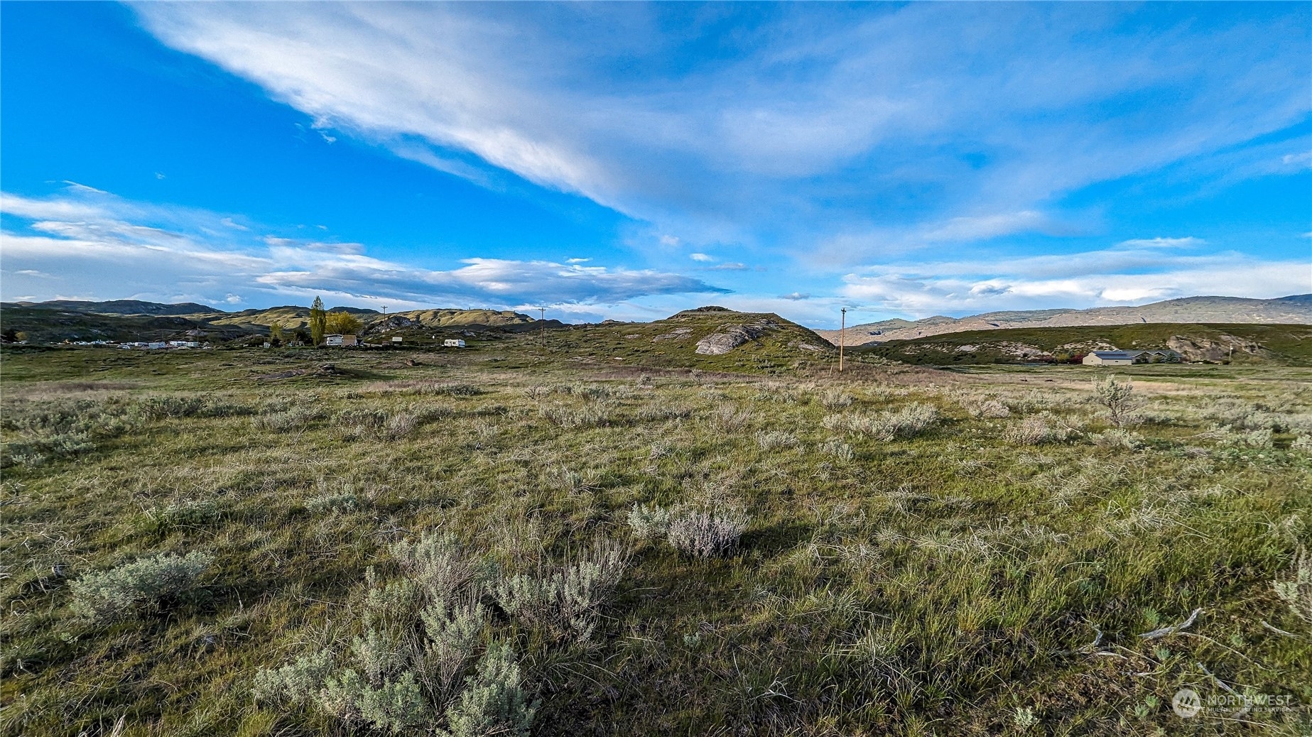 255 Riverside Cutoff Road Riverside, WA 98849 - Photo 4 of 40 a view of an ocean