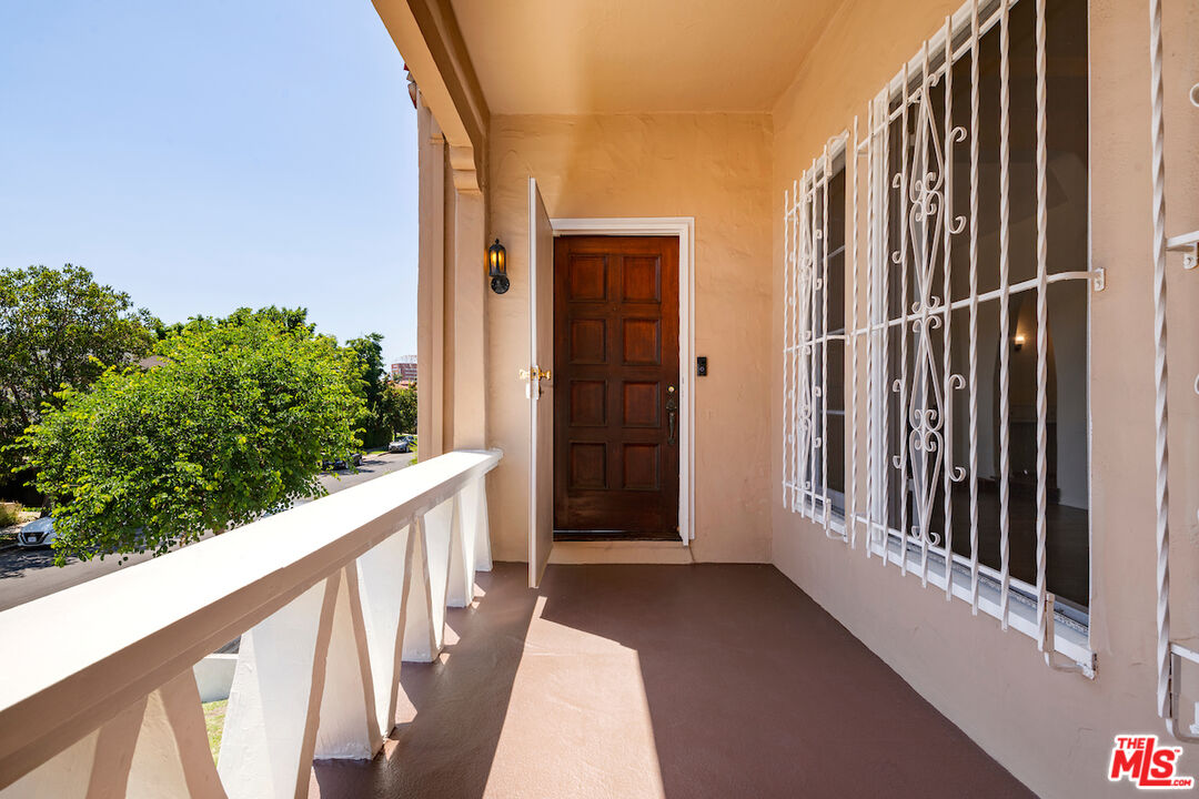 8221 West 4th Street Los Angeles, CA 90048 - Photo 2 of 21 a view of balcony