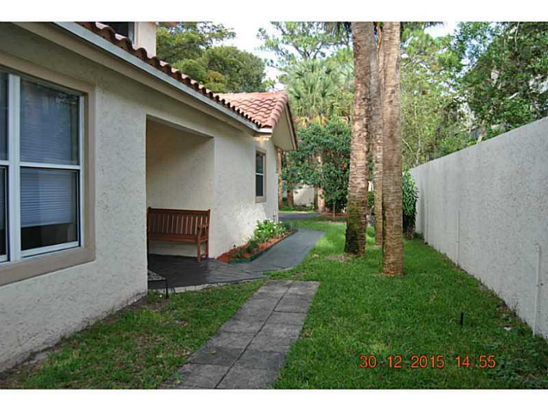 5210 Majorca Club Drive, Unit 5210 Boca Raton, FL 33486 - Photo 26 of 35 Exterior Front.