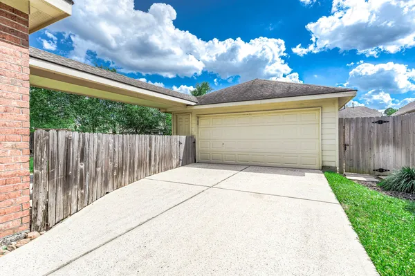 $380,000 | 6411 Greencreek Meadows Lane, Spring, TX 77379