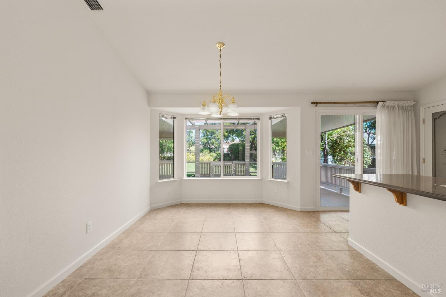 221 Riverside Drive Rio Vista, CA 94571 - Photo 8 of 32