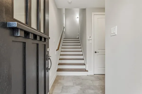 $2,700 | 2441 Charleston Street, Unit A, Houston, TX 77021