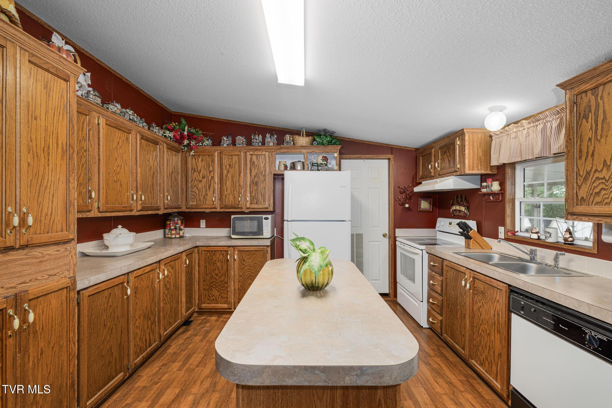 195 Estep Hollow Road Elizabethton, TN 37643 - Photo 40 of 69 IMG_7174