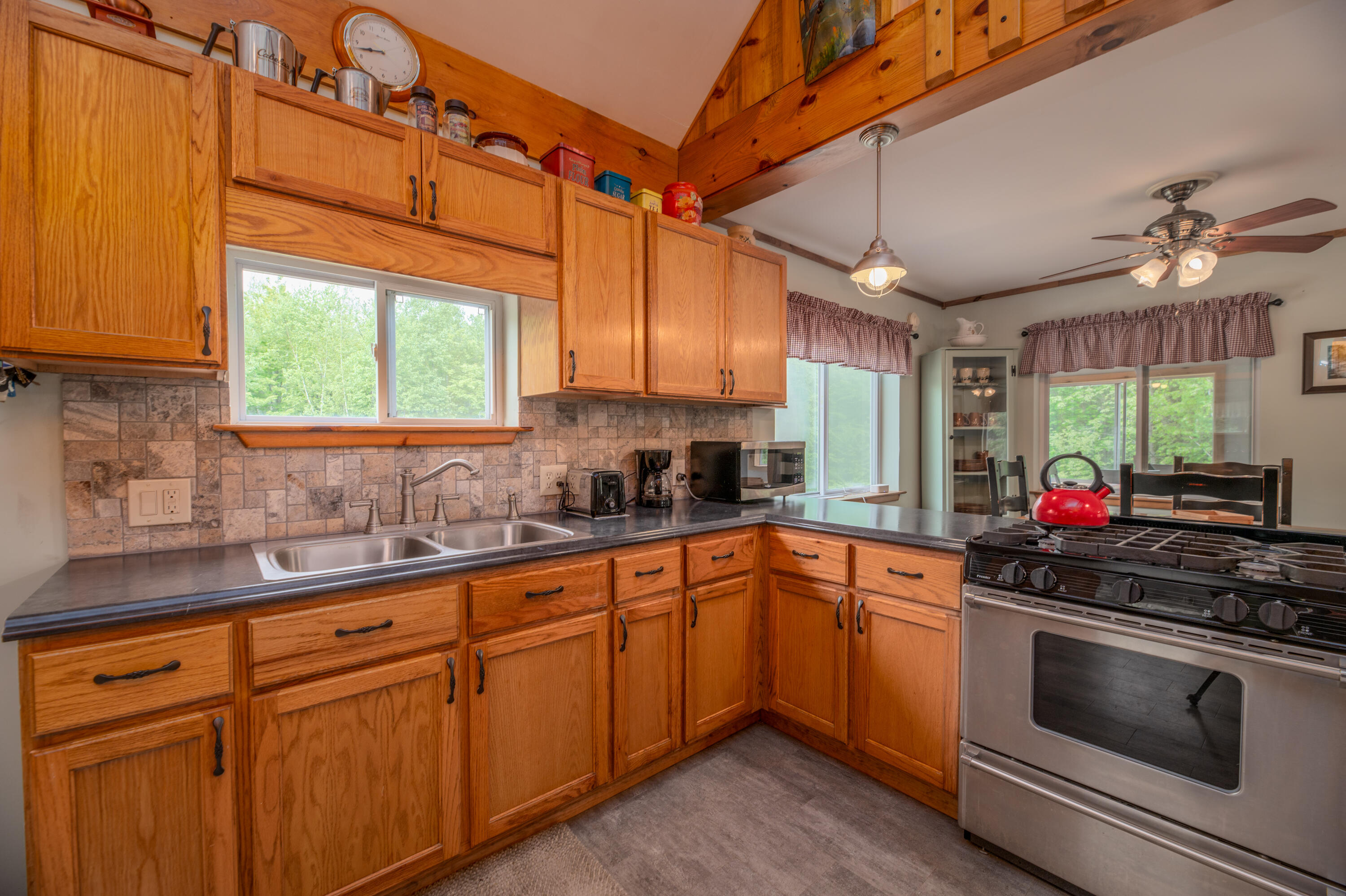 115 Weatherbee Pt Road Lincoln, ME 04457 - Photo 5 of 31 Interior4