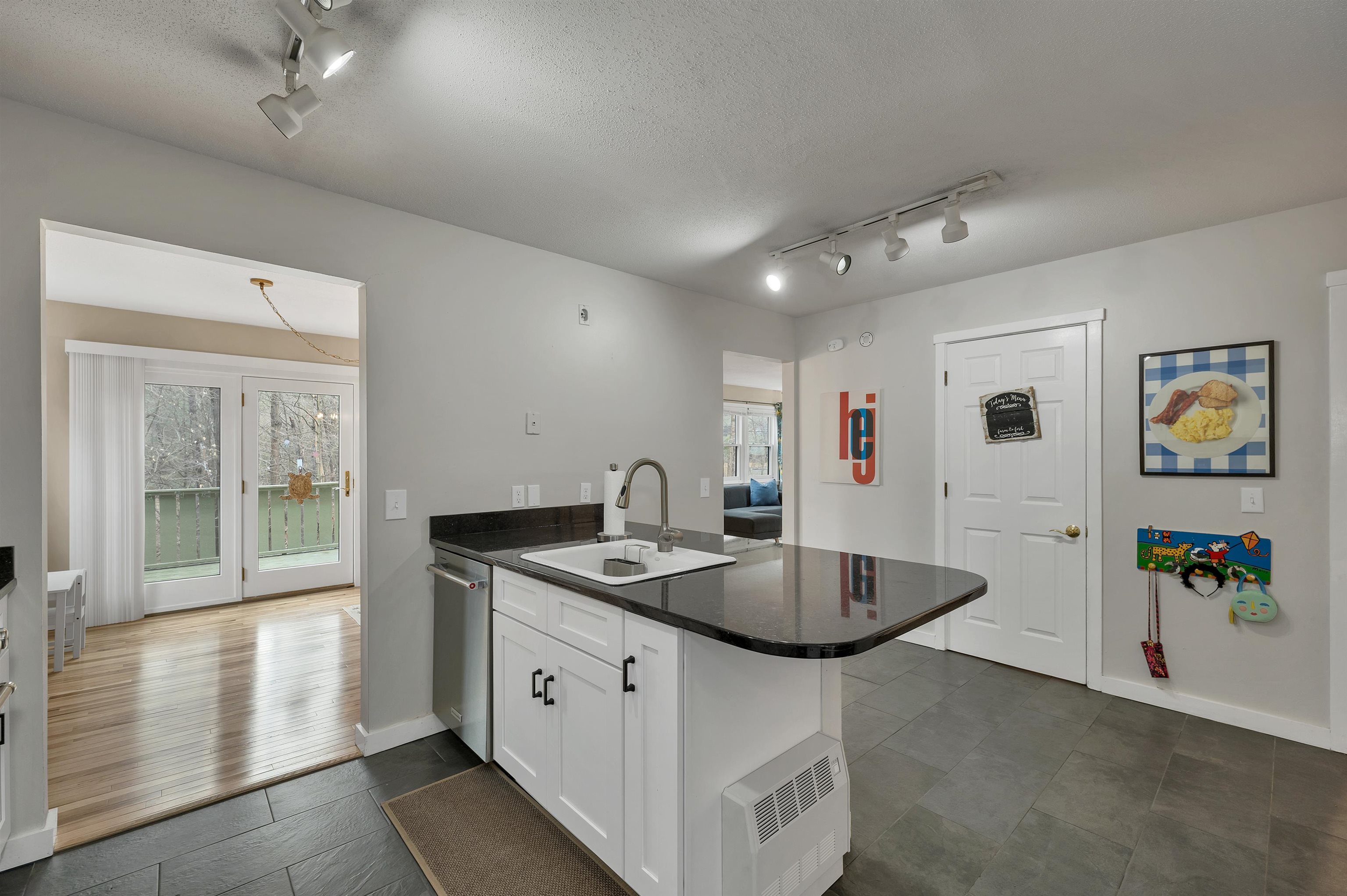 23 Pleasant Street, Unit 47 Lebanon, NH 03784 - Photo 14 of 37