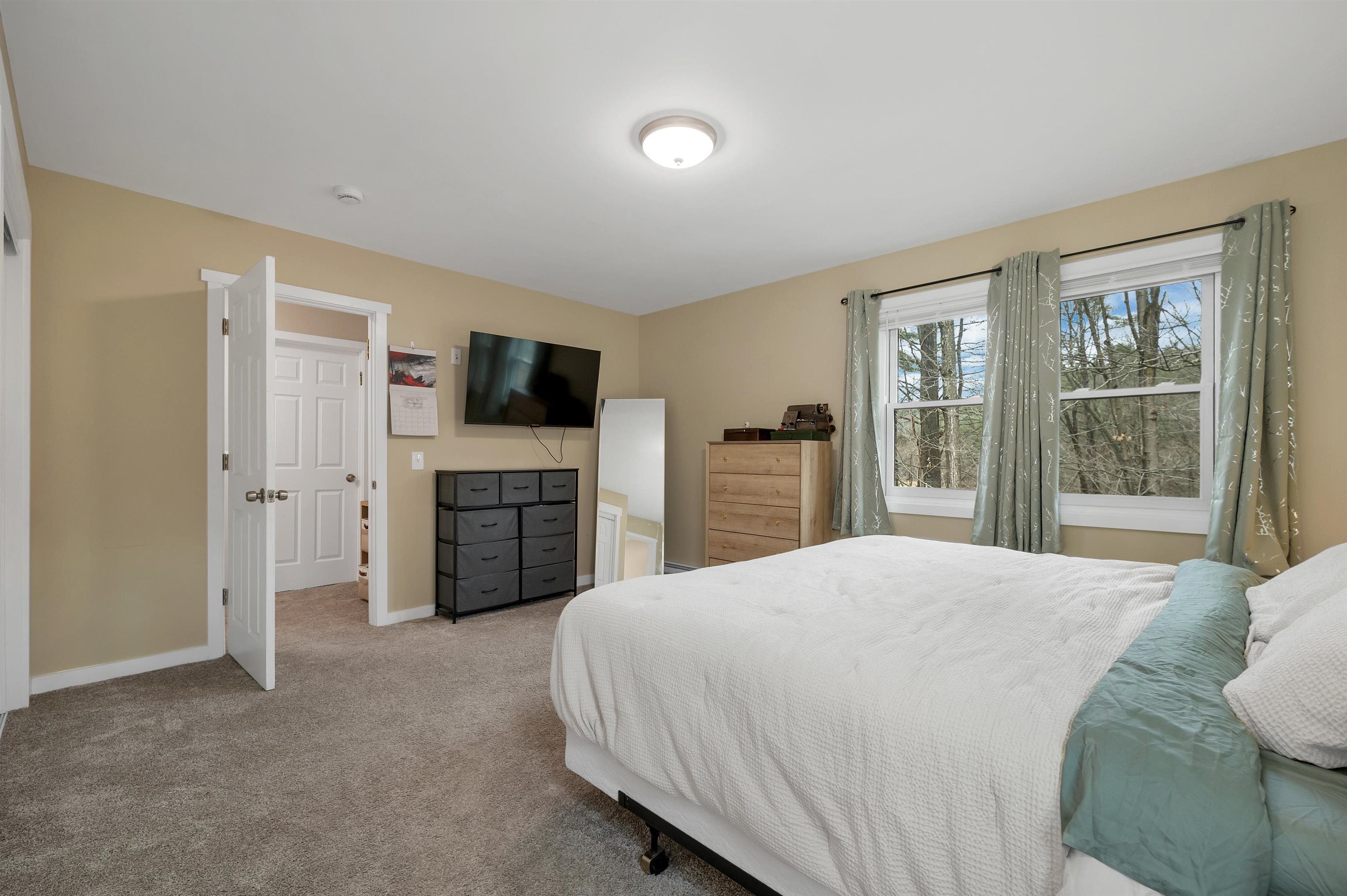 23 Pleasant Street, Unit 47 Lebanon, NH 03784 - Photo 21 of 37