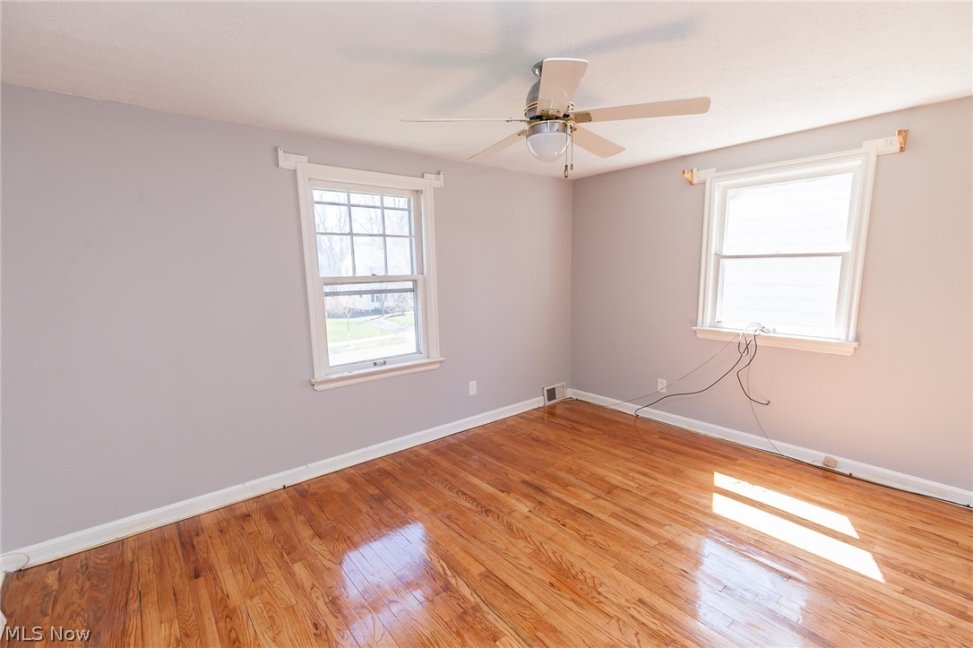 2212 Barrington Road Cleveland, OH 44118 - Photo 31 of 35