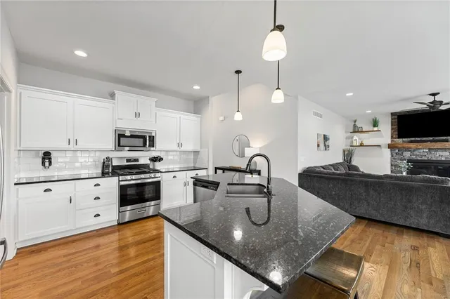 $506,900 | 816 Blue Grama Court, Raymore, MO 64083