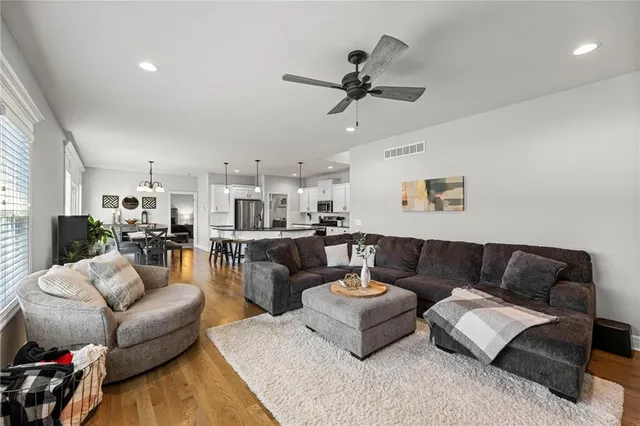 $506,900 | 816 Blue Grama Court, Raymore, MO 64083