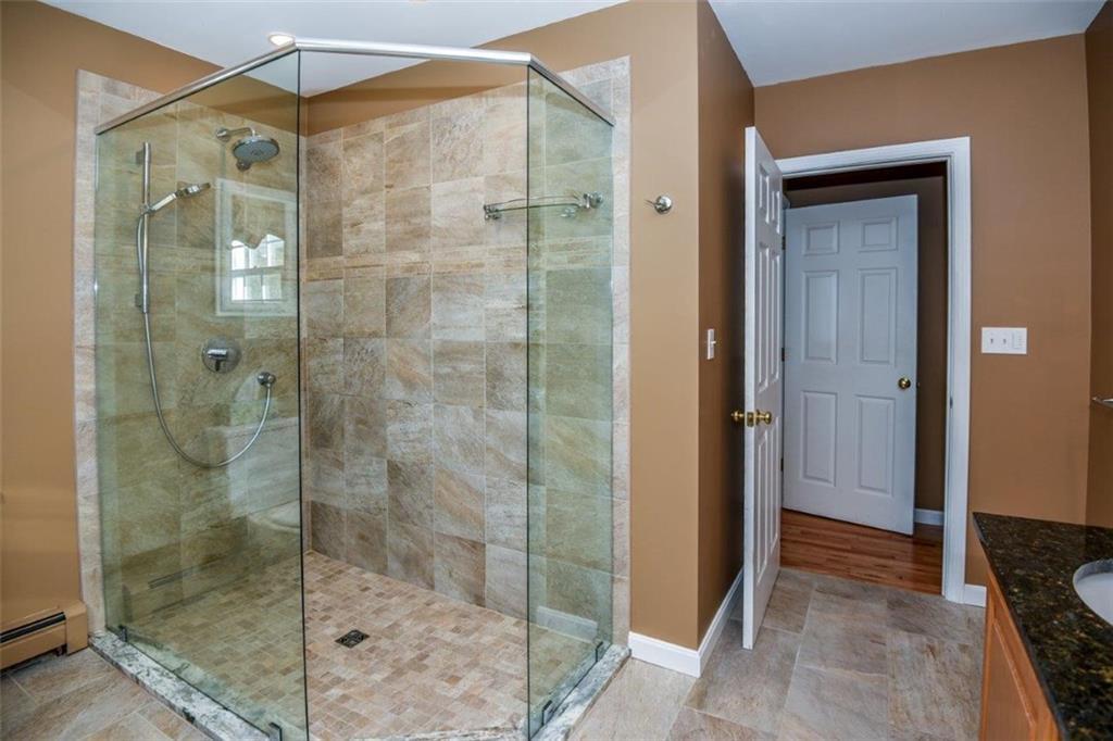 17 Ridgeway Road Scarborough, ME 04074 - Photo 23 of 33 Master bath