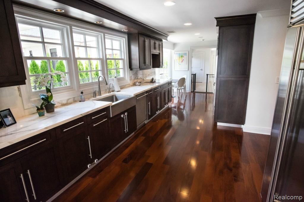 988 Lake Shore Road Grosse Pointe, MI 48236 - Photo 32 of 60 CH37.jpg