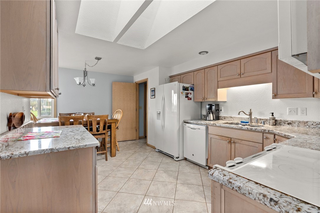 9248 Gastaeson Lane Southwest Rochester, WA 98579 - Photo 12 of 29 Gallery Image 12