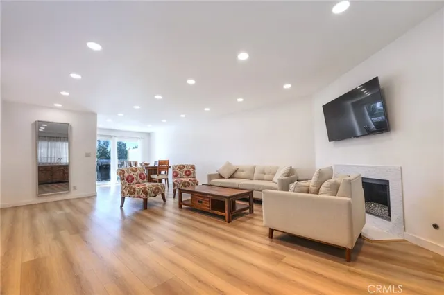 $725,000 | 9325 Sunland Park Drive, Unit 23, Sun Valley, CA 91352