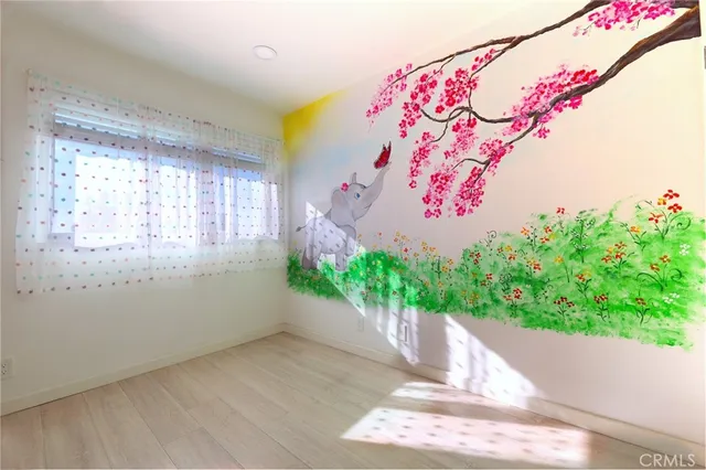 $725,000 | 9325 Sunland Park Drive, Unit 23, Sun Valley, CA 91352