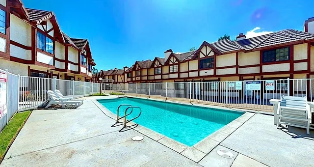 $725,000 | 9325 Sunland Park Drive, Unit 23, Sun Valley, CA 91352