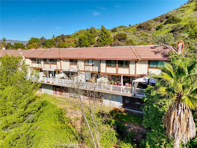 $725,000 | 9325 Sunland Park Drive, Unit 23, Sun Valley, CA 91352