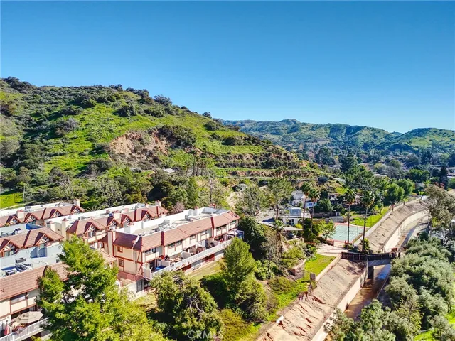 $725,000 | 9325 Sunland Park Drive, Unit 23, Sun Valley, CA 91352