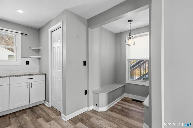 $2,400 | 33 Maple Street, Glastonbury, CT 06033