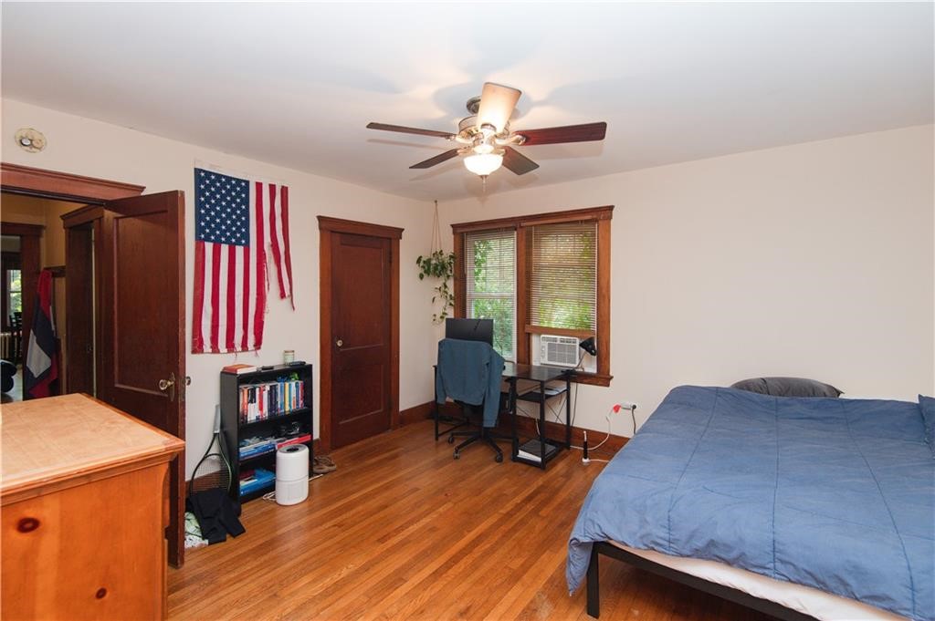 556 East Main Road Middletown, RI 02842 - Photo 16 of 34